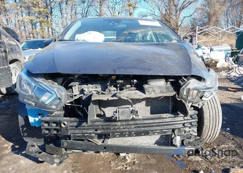 2024 Nissan Versa 1.6 S z USA, uszkodzony, nr VIN 3N1CN8DV9RL907853